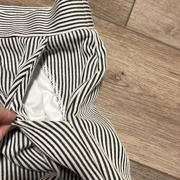 Small Express black white striped ankle mid rise pants - Picture 5 of 5